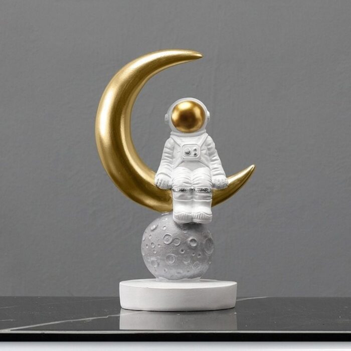 Estatueta Decorativa de Astronauta Em Órbita